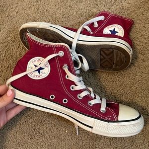Size 8 maroon converse womens